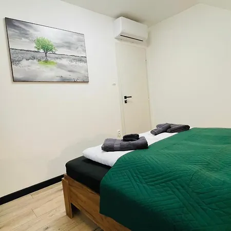 Henry Apartment Nesvady
